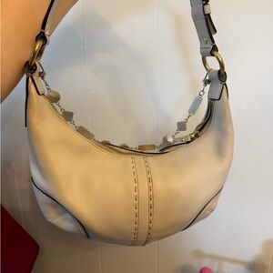 Coach soho Elegant Cream Leather Shoulder Bag